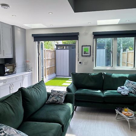 Superb Townhouse Near Vibrant Gloucester Road Bristol Exterior photo