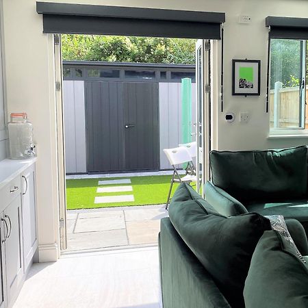 Superb Townhouse Near Vibrant Gloucester Road Bristol Exterior photo