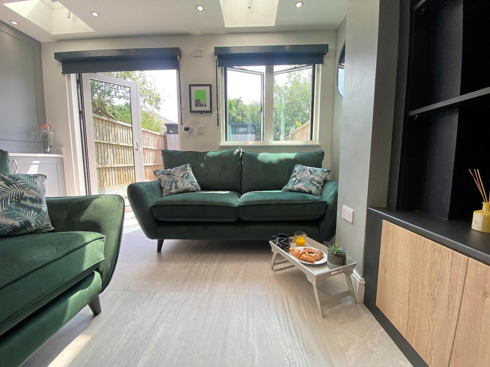 Superb Townhouse Near Vibrant Gloucester Road Bristol Exterior photo